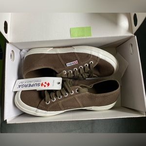 NIB Superga Size 8-1/2 Olive Sneakers